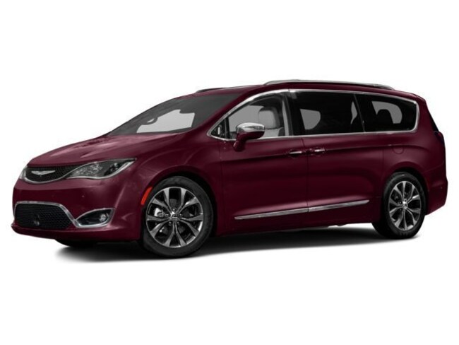 2017 Chrysler Pacifica Touring-L Van