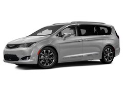 2017 Chrysler Pacifica Touring-L Van