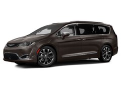 2017 Chrysler Pacifica HR785108