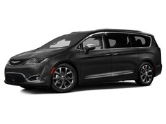2017 Chrysler Pacifica Touring-L Plus Van