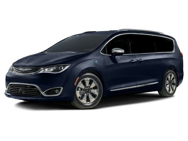 2017 Chrysler Pacifica Hybrid Touring Plus's photo