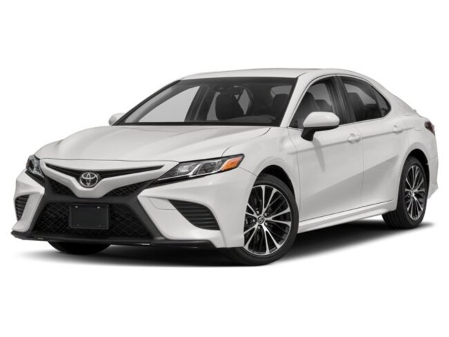 2018 Toyota Camry SE Sedan