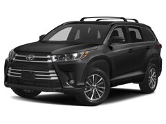 Used 2018 Toyota Highlander XLE Sport Utility near Dallas, TX