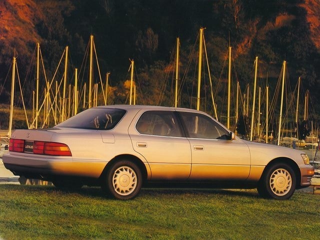 1994 Lexus LS's photo