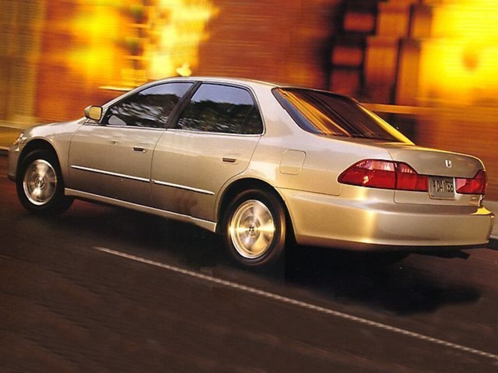 Used 1998 Honda Accord DX Sedan