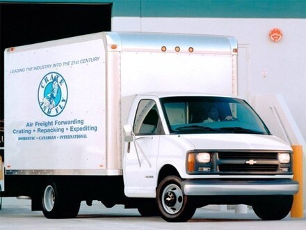 2002 Chevrolet Express Comm Cutaway Base w/C7L Truck