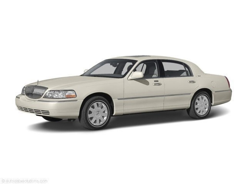 Used 2004 Lincoln Town Car Sedan
