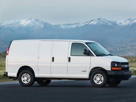 2006 Chevrolet Express Cutaway 3500 C7L DRW Cutaway Van