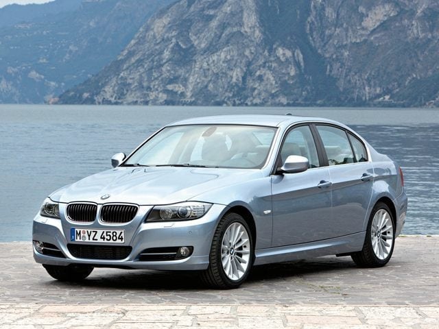 2010 BMW 3 Series 328i's photo