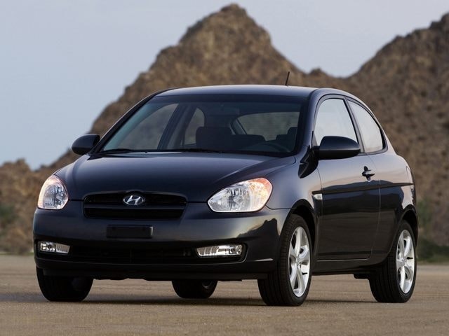 2010 Hyundai Accent's photo