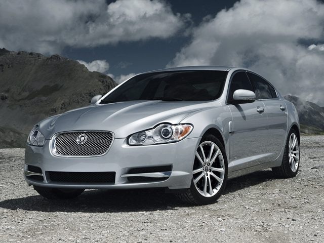 2010 Jaguar XF Premium's photo