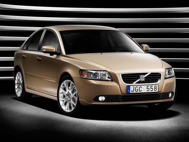 2010 Volvo S40 2.4i's photo