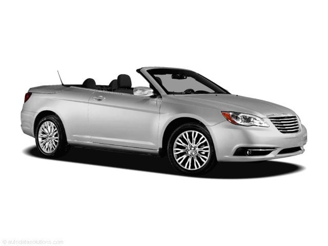 2011 Chrysler 200 Touring's photo
