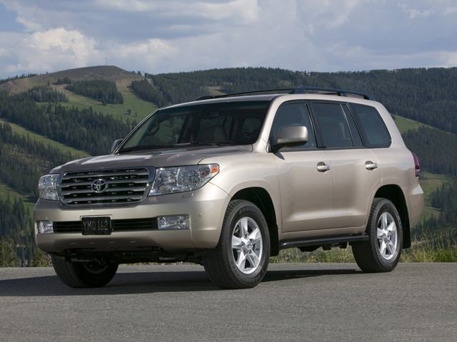 2011 Toyota Land Cruiser's photo