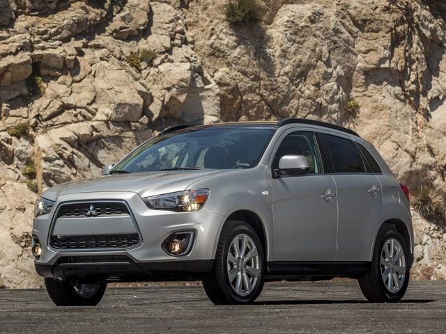 2013 Mitsubishi Outlander Sport SE's photo
