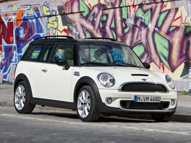 2013 MINI Cooper Clubman S's photo