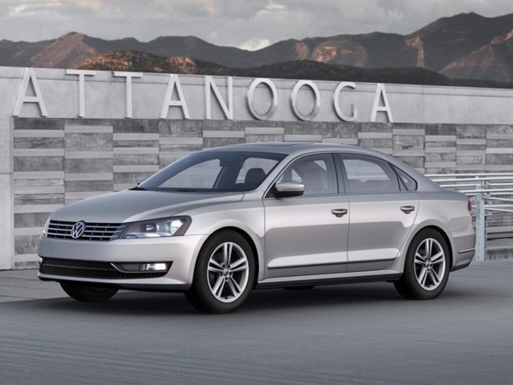 Used 2013 Volkswagen Passat 2.5L SE w/Sunroof/PZEV Sedan