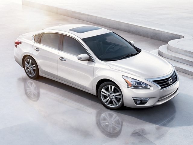 2014 Nissan Altima S -
                Fresno, CA