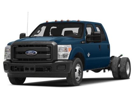 2015 Ford F-350 Chassis Truck Crew Cab
