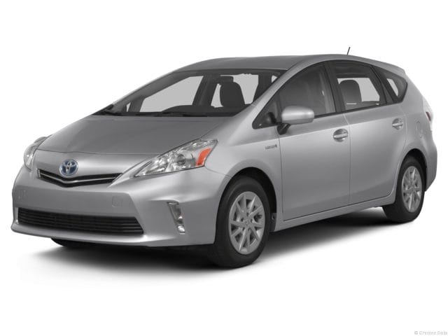 2015 Toyota Prius v Five's photo