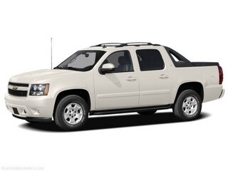 White Diamond Tricoat 2010 Chevrolet Avalanche Pickup Truck Four-Wheel Drive Automatic