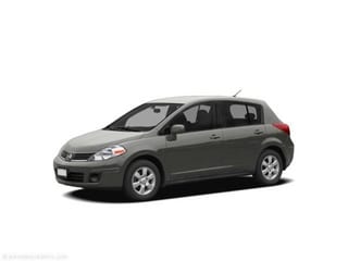 2010 Nissan Versa S's photo