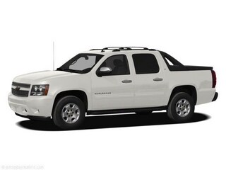 Summit White 2011 Chevrolet Avalanche LS 4WD Pickup Truck Four-Wheel Drive 6-Speed Automatic
