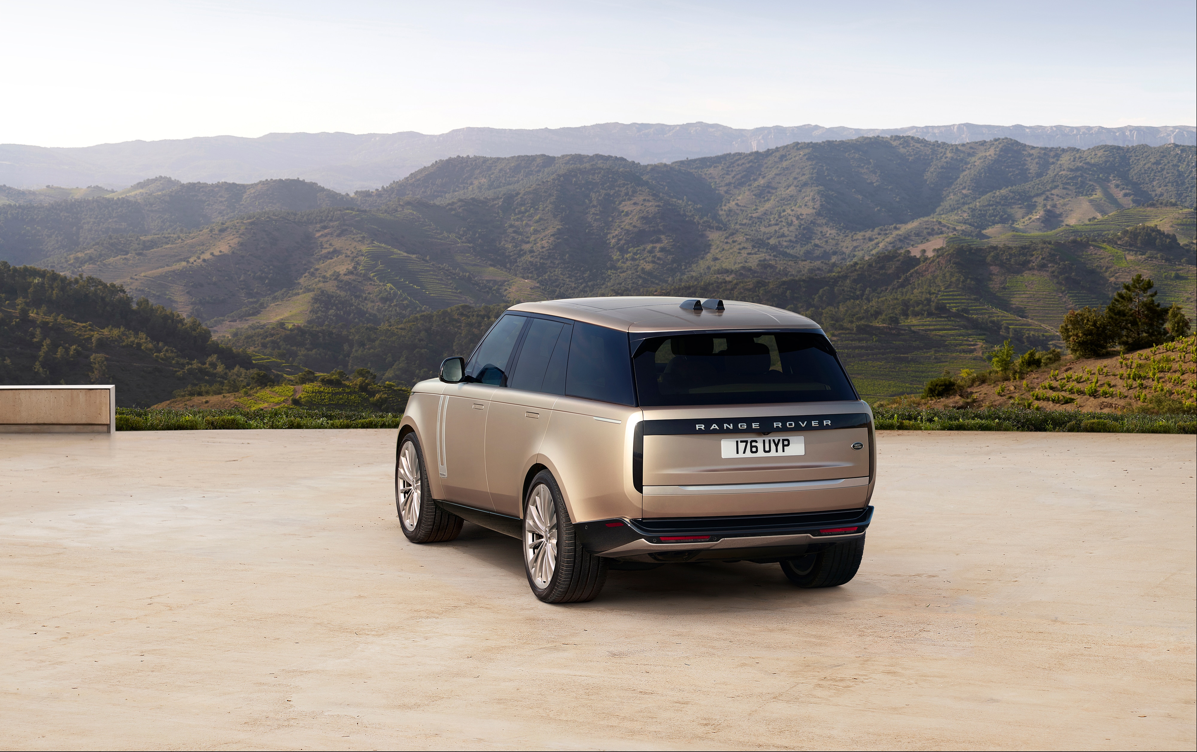 Range Rove Family New Land Rover & Range Rover for Sale in Ohio | Land Rover Dublin