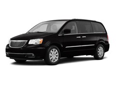 2016 Chrysler Town & Country Touring Passenger Van