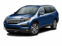 2016 Honda Pilot Touring AWD  Touring w/RES & Navi