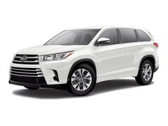 Used 2017 Toyota Highlander LE SUV near Seguin, TX