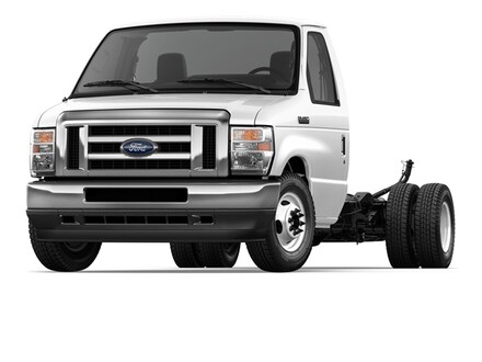 2021 Ford Econoline 450 Cutaway Base DRW Chassis Truck