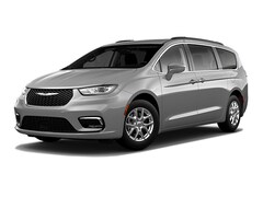 2022 Chrysler Pacifica Touring Van
