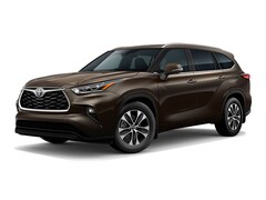 Used 2022 Toyota Highlander XLE SUV near Boerne, TX