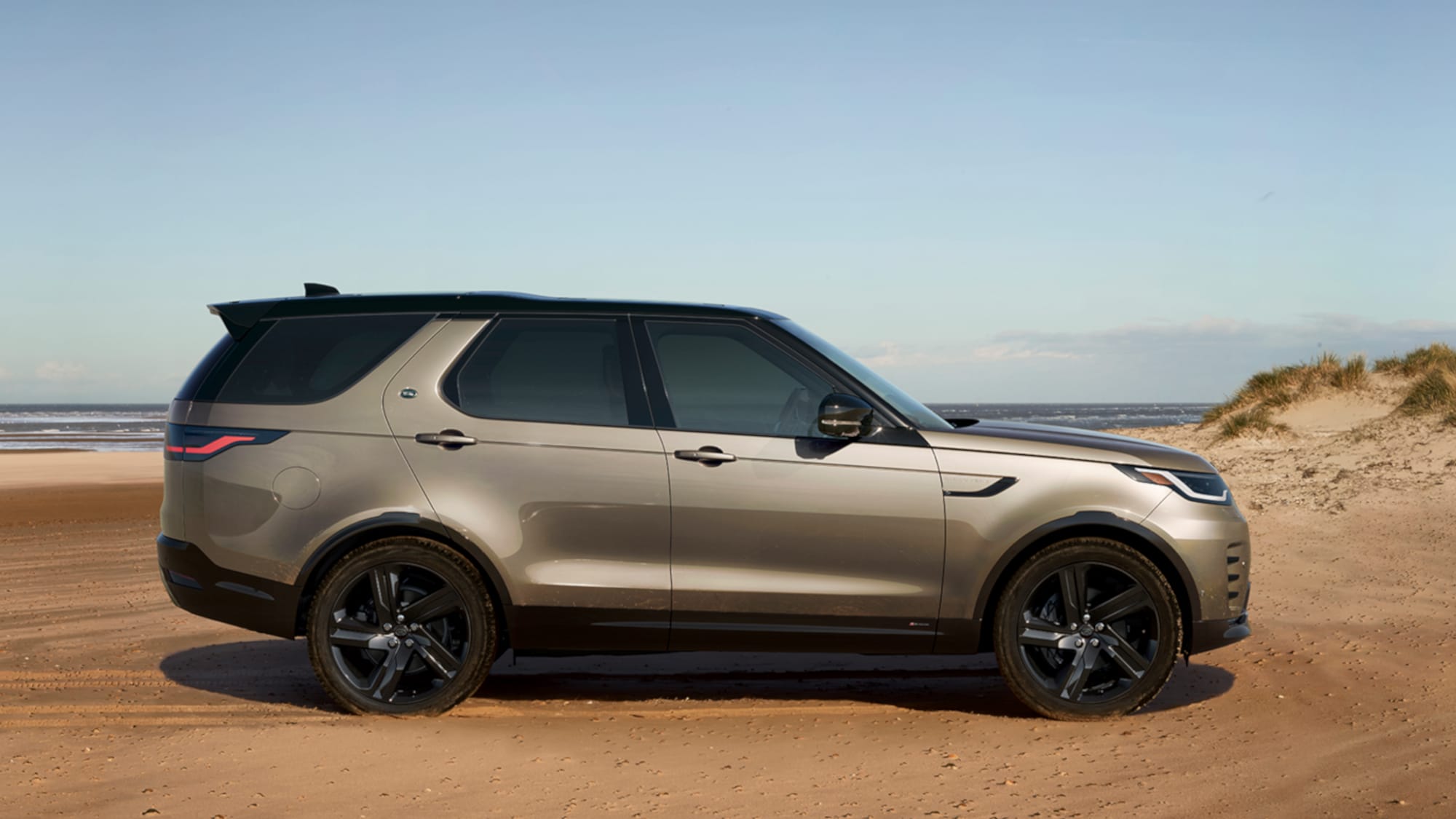 2023 Land Rover Discovery Incentives, Specials & Offers in Friendswood TX