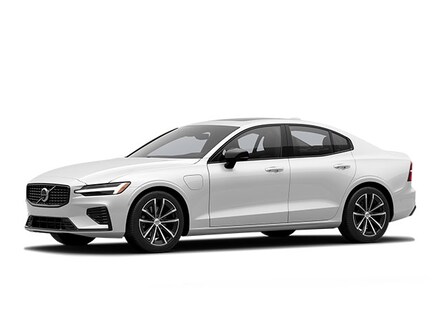 2023 Volvo S60 Recharge Plug-In Hybrid Plus Dark Sedan