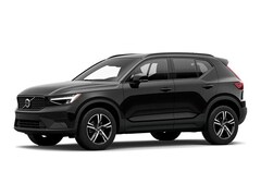 2024 Volvo XC40 B5 Core SUV