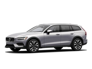 2025 Volvo V60 Cross Country B5 Ultra Wagon