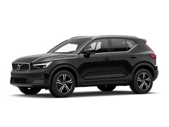 2025 Volvo XC40 B5 Core Bright Theme SUV