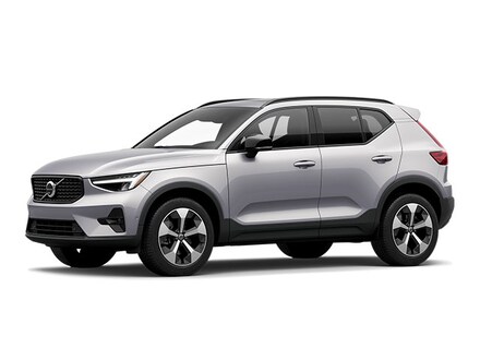 2025 Volvo XC40 B5 Plus Dark Theme SUV