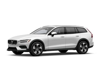 2026 Volvo V60 Cross Country B5 Plus Wagon