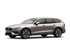 2026 Volvo V60 Cross Country B5 Ultra Wagon