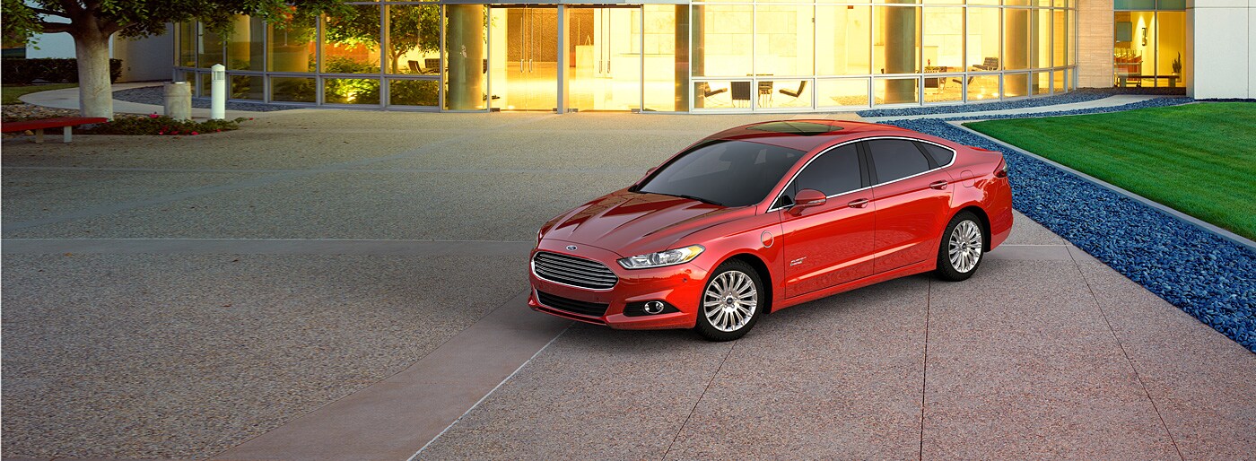 2015-Fusion-Sedan_05.jpg