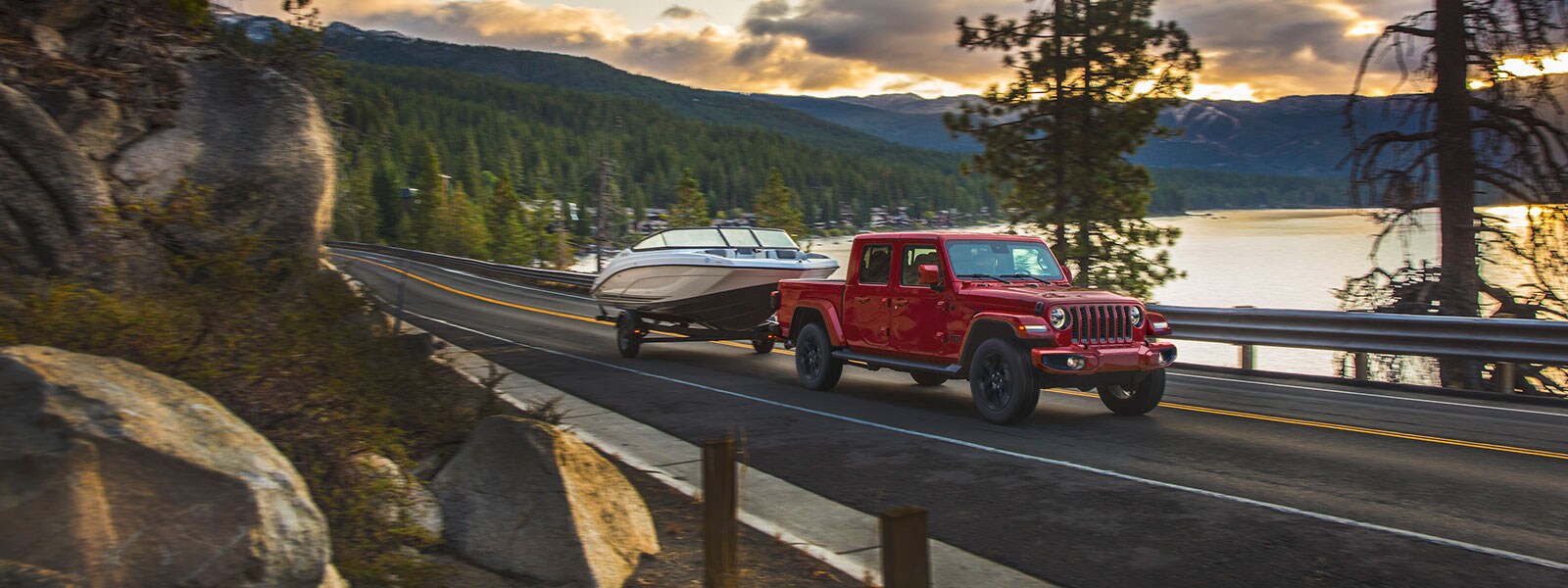 New and Used Jeep, Ram and Dodge Dealer Pella IA Pella Motors