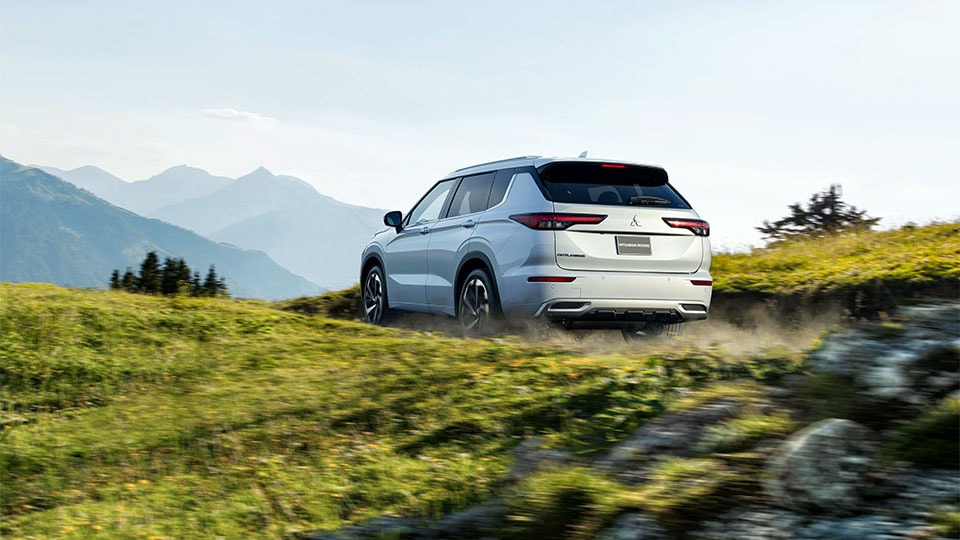 Outlander-SUV_05.jpg
