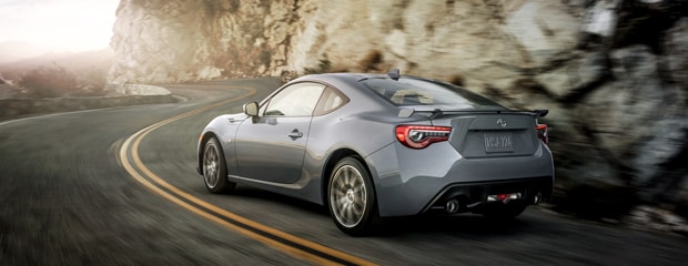 Looking Inside of the Toyota 86 | Marion Toyota